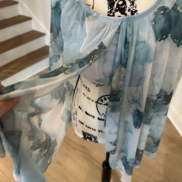 Elegant Blue Women's SWIM TOP. SEXY TOP CAN GO WITH SHORTS/SKIRT/OR IN THE POOL. - Picture 8 of 12